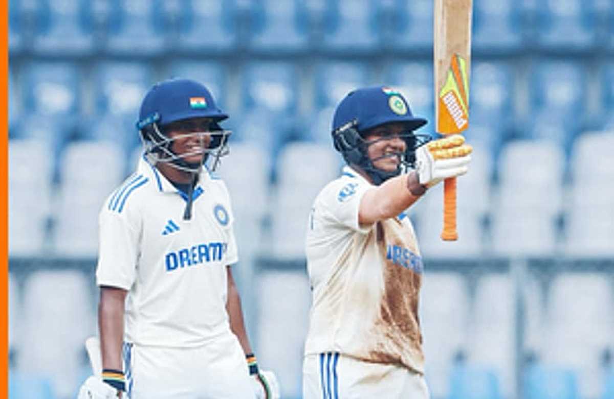 स्मृति, जेमिमा, दीप्ति और ऋचा ने जड़ा अर्धशतक, भारत को 157 रन की मजबूत बढ़त स्मृति, जेमिमा, दीप्ति और ऋचा ने जड़ा अर्धशतक, भारत को 157 रन की मजबूत बढ़त